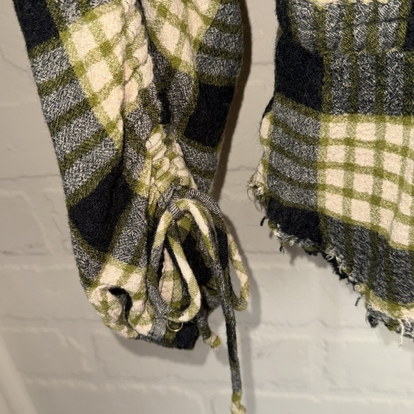 Free People shirt We The Free Black and Green Plaid Pacific Dawn Frayed small - Picture 4 of 8